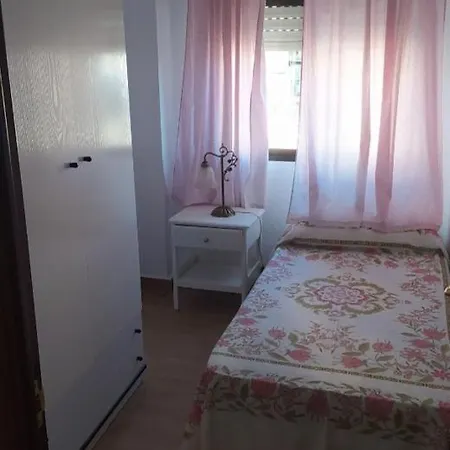 Piso Pepi Фуэнхирола